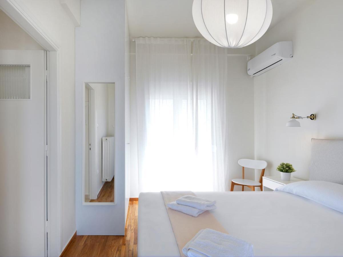 Modern Penthouse Overlooking Halkis Chalkís Buitenkant foto